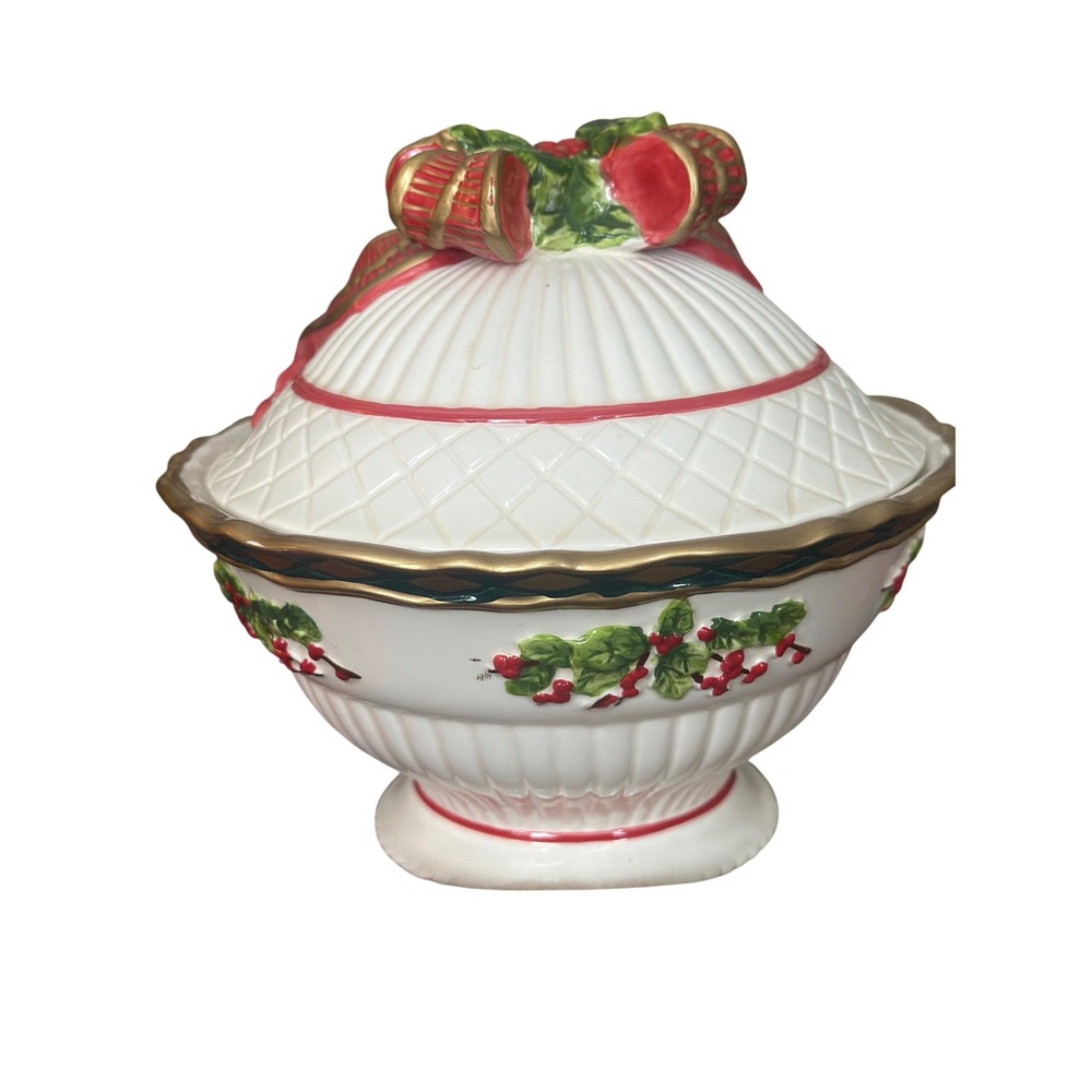 JC penny Christmas Ribbons&Holly covered dish